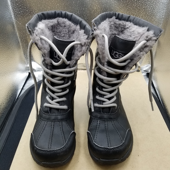 UGG Women's Black Winter Boots - Picture 5 of 8